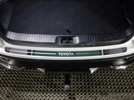 Toyota Highlander 2017-	Накладка на задний бампер (лист зеркальный надпись Toyota)